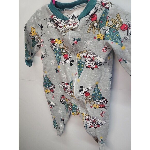 Disney baby 1 Piece Sleeper Baby 0-3 Months Mickey Mouse Pluto Dog Christmas - Picture 2 of 8